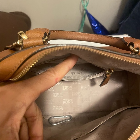 Excellent condition MK satchel Bag - Picture 3 of 5